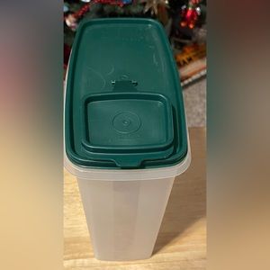 Tupperware Cereal Keeper